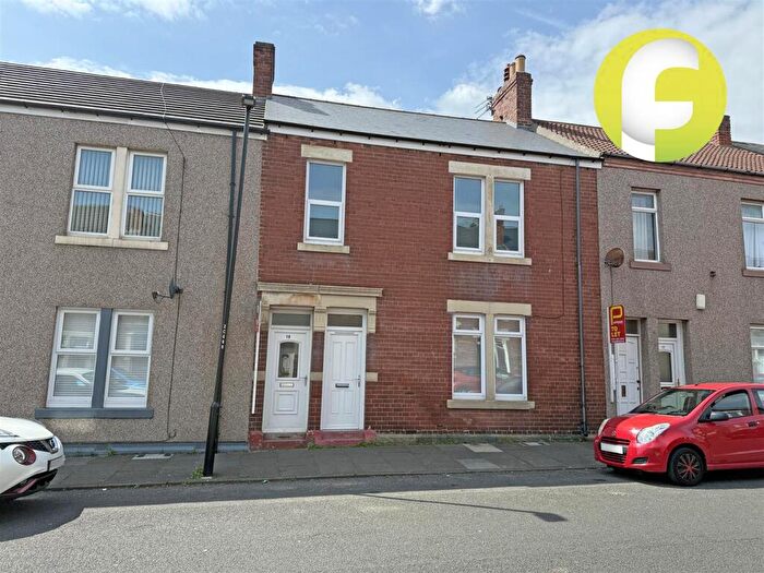 2 Bedroom Flat To Rent In Chirton West View, North Shields, North Tyneside, NE29