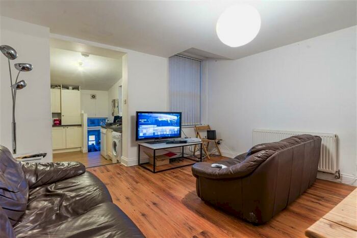 6 Bedroom Maisonette To Rent In Doncaster Road, Sandyford, Newcastle Upon Tyne, NE2