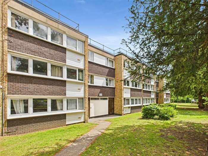 1 Bedroom Flat To Rent In Uxbridge Road, Hampton Hill, TW12