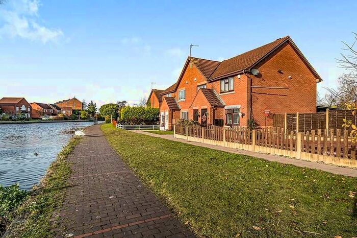 2 Bedroom End Of Terrace House To Rent In Kiers Bridge Close, Tipton, West Midlands, DY4