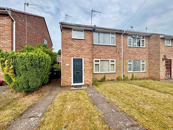 1 Bedroom Flat To Rent In Grant Close, Kingswinford, DY6