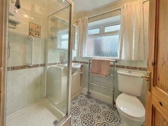 2 Bedroom Detached House For Sale In Brockley Road, Leonard Stanley