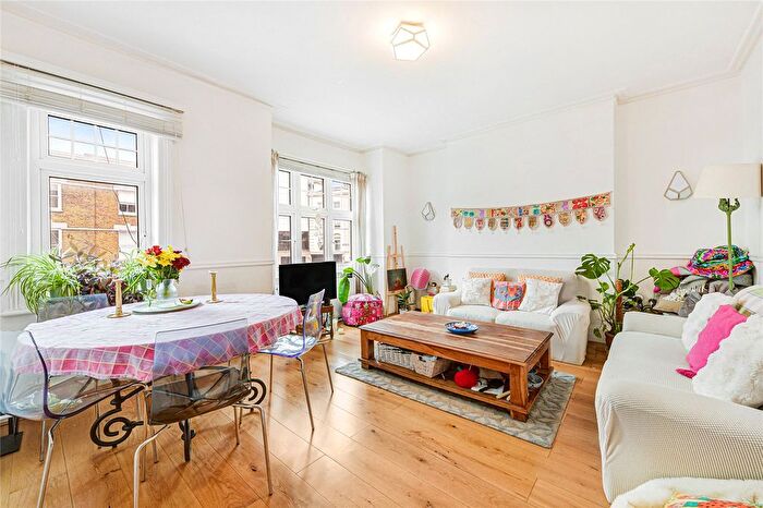 3 Bedroom Flat To Rent In Queenstown Road, London, SW8