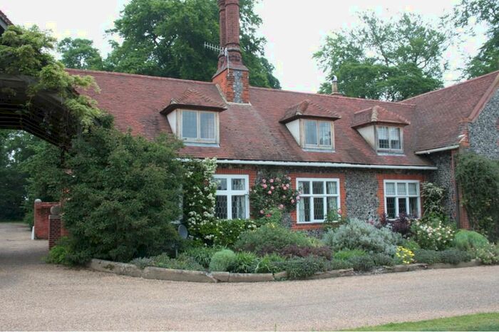 3 Bedroom Cottage To Rent In Kilverstone, IP24