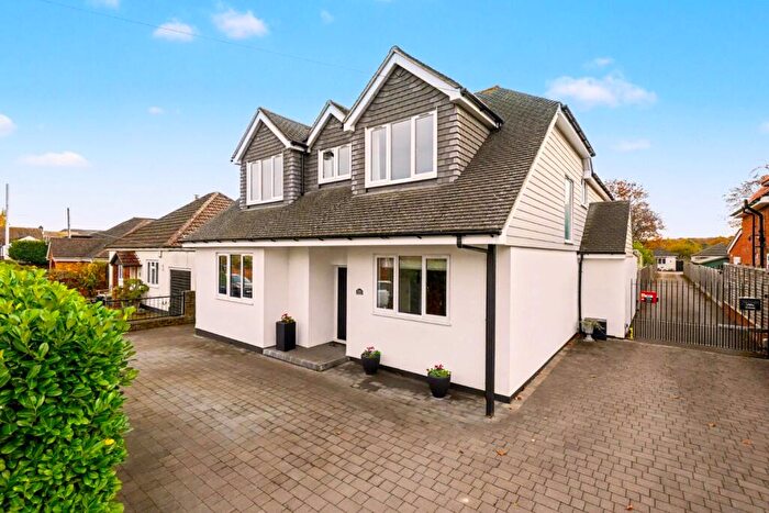 6 Bedroom Detached House For Sale In Woodside, Rainham, ME8