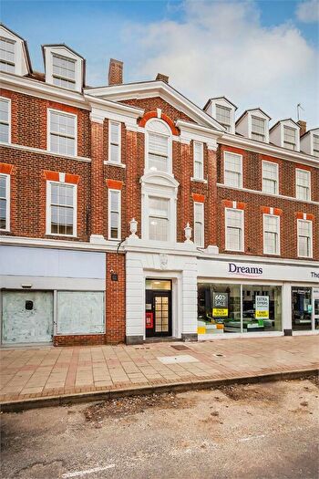 1 Bedroom Apartment To Rent In Brassey House, New Zealand Avenue, Walton-On-Thames, Surrey, KT12