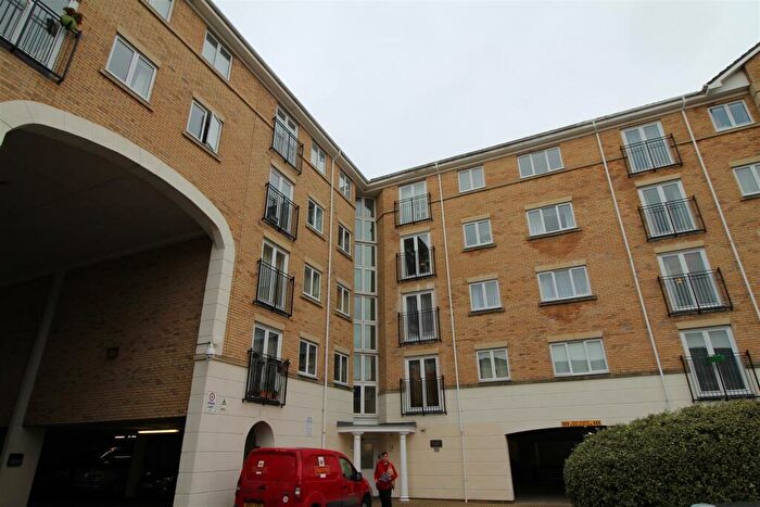 2 Bedroom Apartment To Rent In The Dell, Southampton, SO15