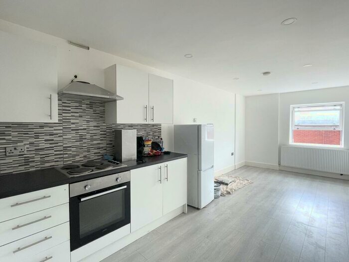 1 Bedroom Apartment To Rent In London Road, Southend-On-Sea, SS1