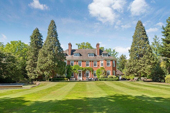 6 Bedroom Detached House For Sale In Chislehurst Road, Bromley, BR1