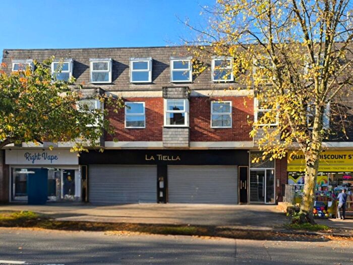 2 Bedroom Apartment For Sale In Park House Apartments, Kingsley Park Terrace, NN2