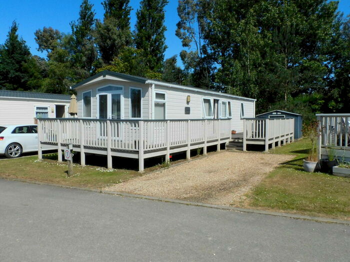 2 Bedroom Mobile Home For Sale In Silverhill Holiday Park, Lutton Gowts, PE12