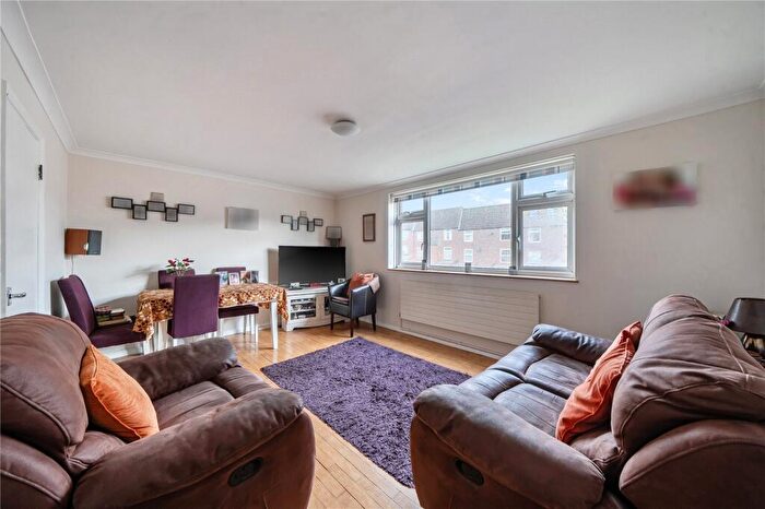 2 Bedroom Apartment For Sale In Wisteria Road, London, SE13