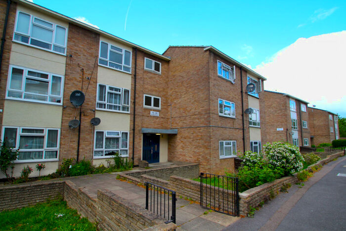 1 Bedroom Flat To Rent In Aldriche Way, Chingford, E4