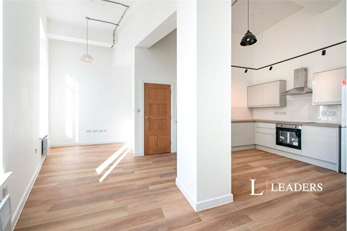 1 Bedroom Flat To Rent In Commercial Road, Portsmouth, Hampshire, PO1