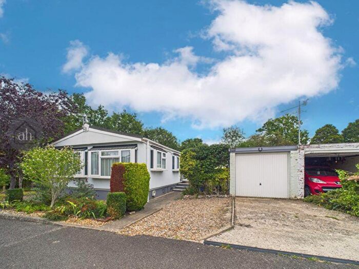 2 Bedroom Park Home For Sale In Shepherds Grove Park, Stanton, IP31