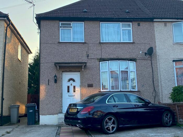 3 Bedroom Semi-Detached House To Rent In Bishops Road, Hayes, UB3