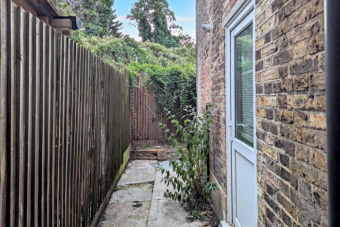 3 Bedroom Terraced House For Sale In Parish Lane, London, SE20