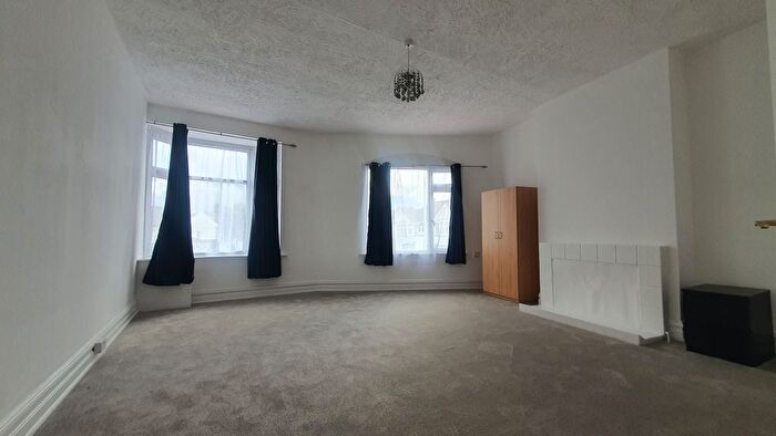 3 Bedroom Flat To Rent In Cranbrook Road, Gants Hill, IG2