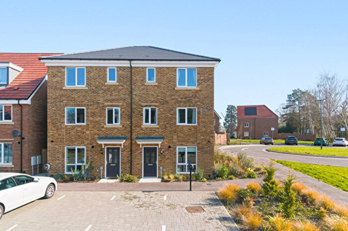 3 Bedroom Semi Detached House To Rent In Heatherwood Road, Ascot, SL5