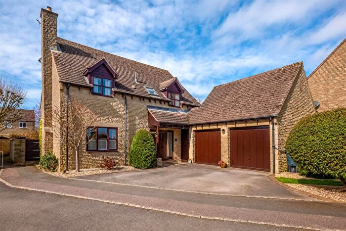 4 Bedroom Detached House For Sale In Harolds Close, Leafield, OX29