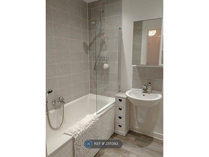 2 Bedroom Flat To Rent In Aylesbury, Aylesbury, HP20