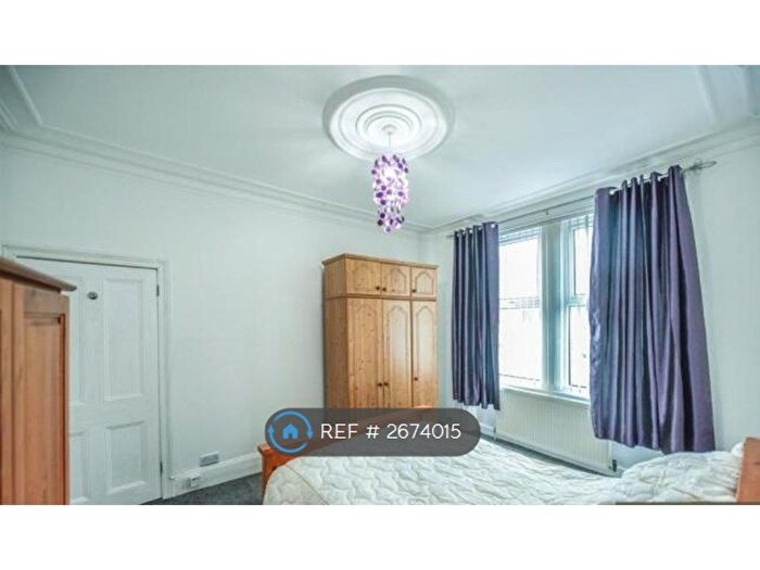 3 Bedroom Maisonette To Rent In Raby Street, Gateshead, NE8