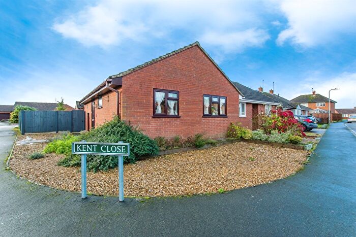 2 Bedroom Semi-Detached Bungalow For Sale In Kent Close, Sutton Bridge, Spalding, PE12