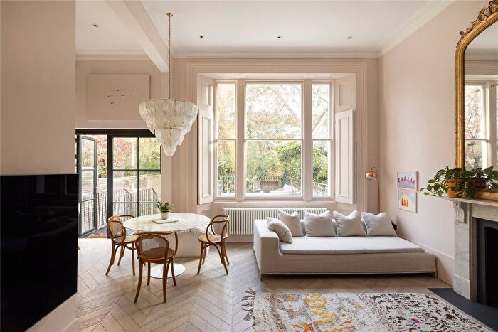1 Bedroom Flat To Rent In Arundel Gardens, Notting Hill, W11