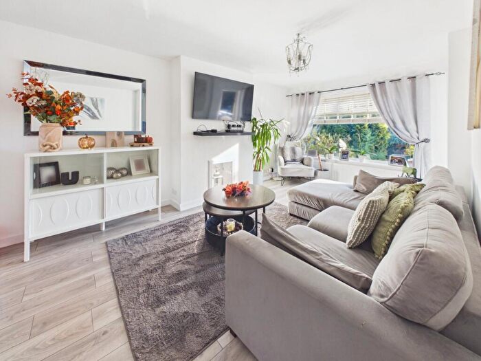 2 Bedroom Maisonette For Sale In Newton Close, Langley, Berkshire, SL3