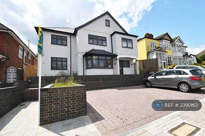 3 Bedroom Flat To Rent In Elmwood Avenue, Harrow, HA3