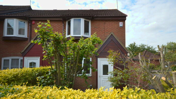2 Bedroom End Of Terrace House To Rent In Littlebrook Avenue, Burnham, SL2