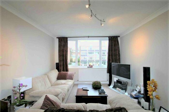 2 Bedroom Flat To Rent In Kersfield Road, London, SW15