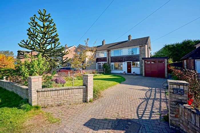 3 Bedroom Semi Detached House For Sale In Bushmead Road, Eaton Socon, St. Neots, PE19