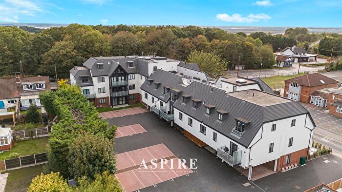 2 Bedroom Flat For Sale In Kenneth Road, Thundersley, Benfleet, SS7