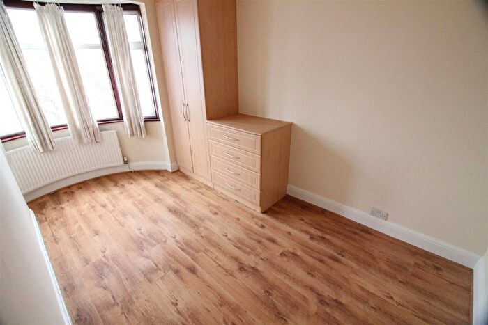 6 Bedroom Property To Rent In Great West Road, Isleworth, TW7