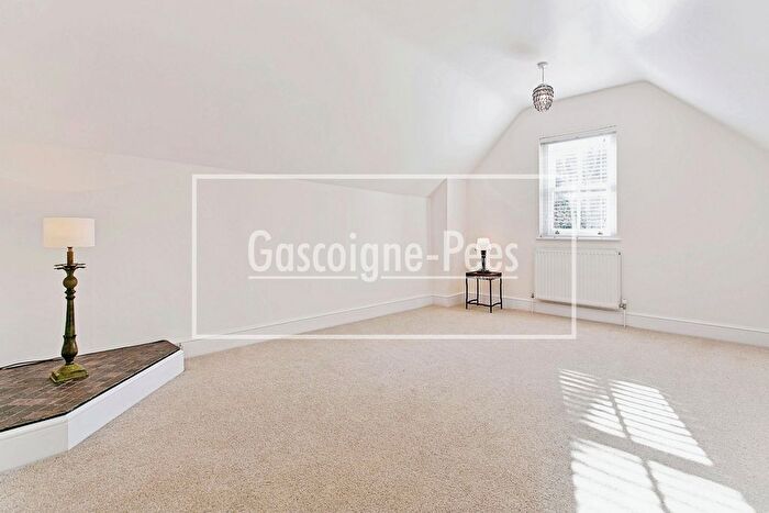 2 Bedroom Property To Rent In Hunter Road, Guildford, GU1
