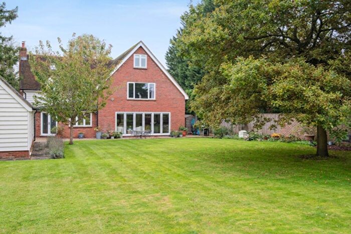 6 Bedroom Detached House For Sale In Lower Road, Stoke Mandeville, HP22