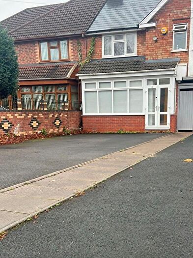 3 Bedroom Terraced House For Sale In Debenham Road, Birmingham, B25