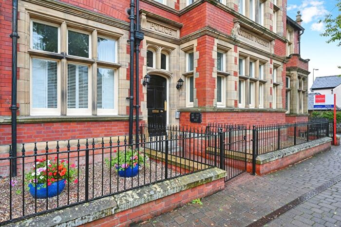 2 Bedroom Flat For Sale In High Street, Newton-Le-Willows, Merseyside, WA12