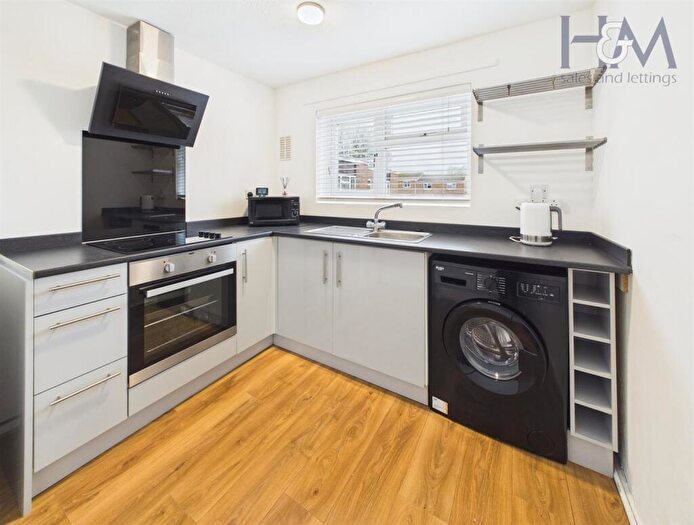 1 Bedroom Maisonette For Sale In York Road, Stevenage, SG1