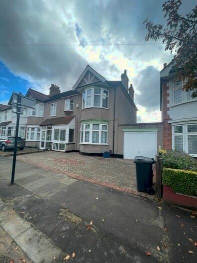 3 Bedroom Semi-Detached House To Rent In Bute Road, Ilford, IG6