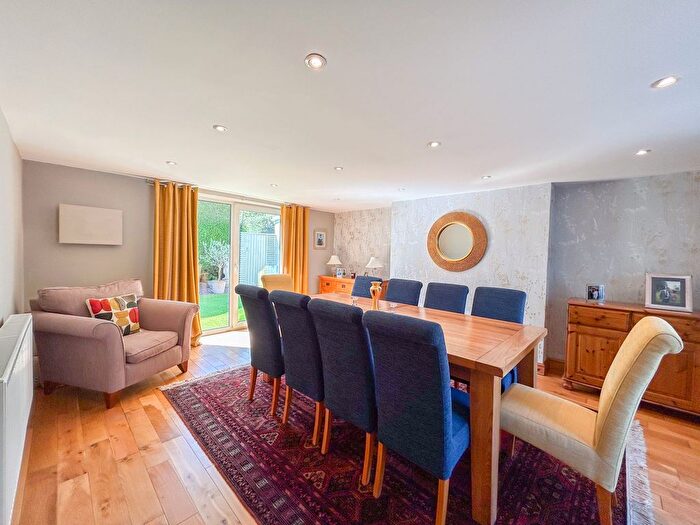 4 Bedroom Detached House For Sale In Newport Road, St. Mellons, CF3