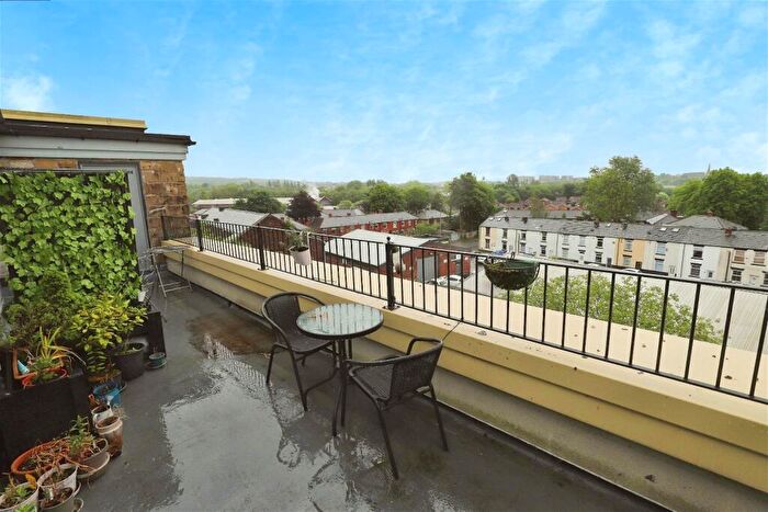 2 Bedroom Apartment For Sale In Wharfside Apartment, Bury, BL8