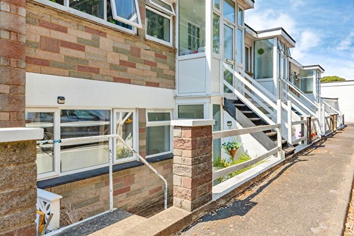 2 Bedroom Flat For Sale In Ash Hill Road, Torquay, TQ1
