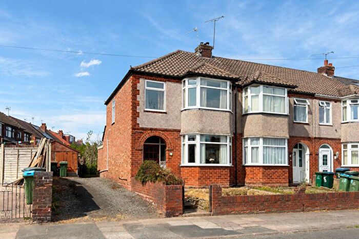 3 Bedroom End Of Terrace House For Sale In Kelmscote Road, Brownshill Green, CV6