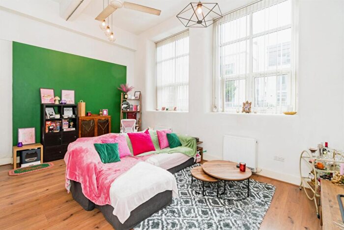 1 Bedroom Flat For Sale In Andersons Road, Southampton, SO14