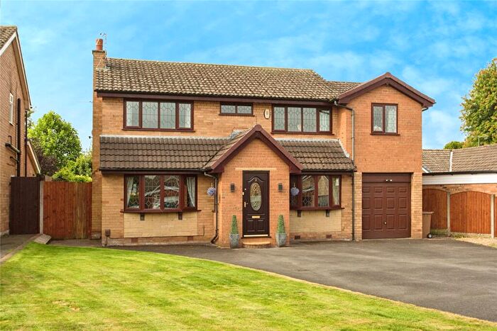 4 Bedroom Detached House For Sale In Wyresdale Drive, Leyland, Lancashire, PR25