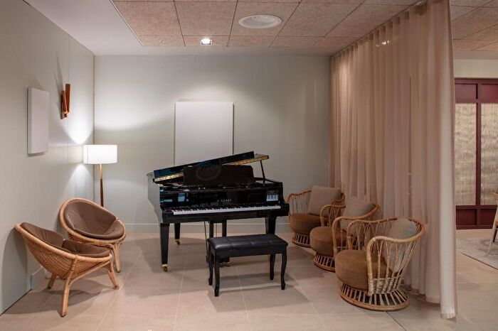 Studio To Rent In Chatfield Road, London, SW11