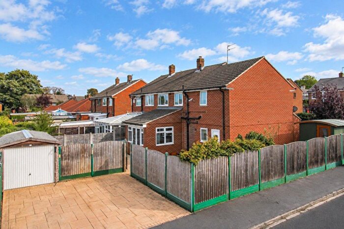 4 Bedroom Semi Detached House For Sale In Thornhill Drive, Walton, Wakefield, WF2