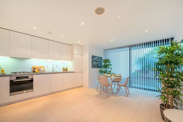 2 Bedroom Flat To Rent In Oval Road, Camden Town, London, NW1